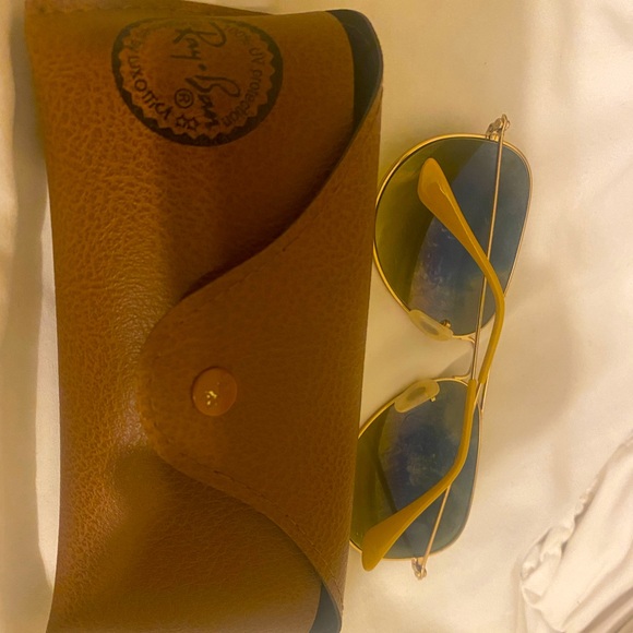 Ray ban sunglasses with box in good condition